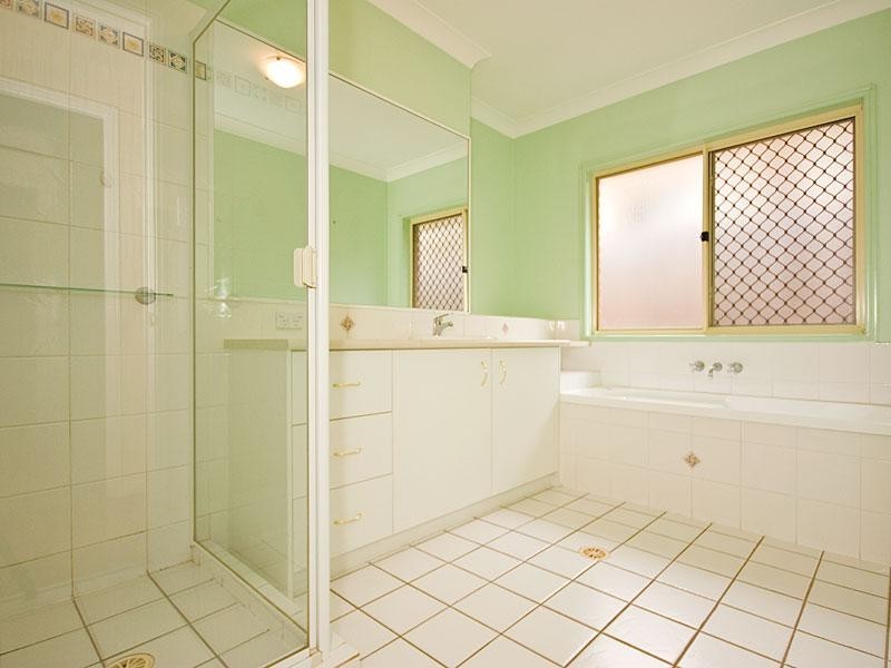 4 Catalina Circuit, Forest Lake QLD 4078