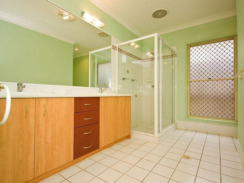 4 Catalina Circuit, Forest Lake QLD 4078