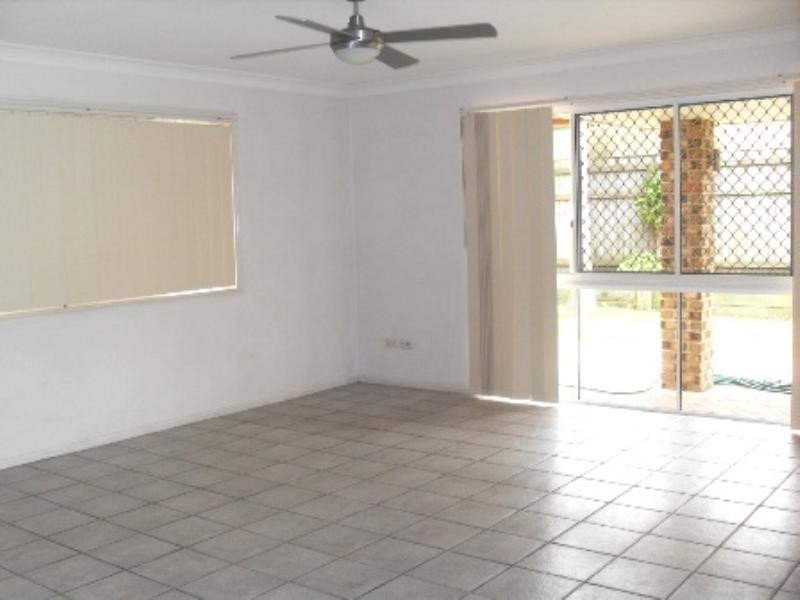 19 Scarlet Place, Forest Lake QLD 4078