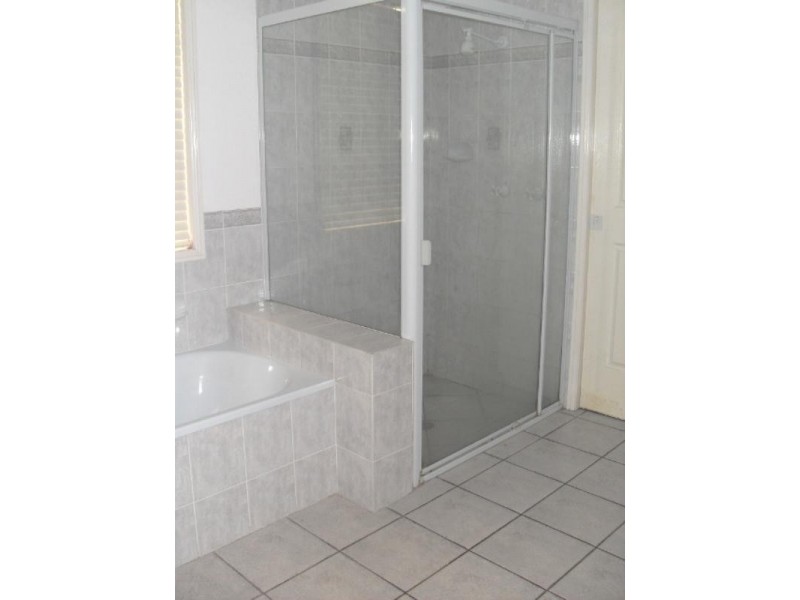 19 Scarlet Place, Forest Lake QLD 4078