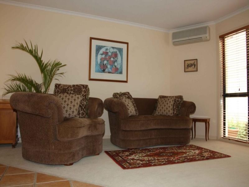 11 Santa Cruz Place, Forest Lake QLD 4078