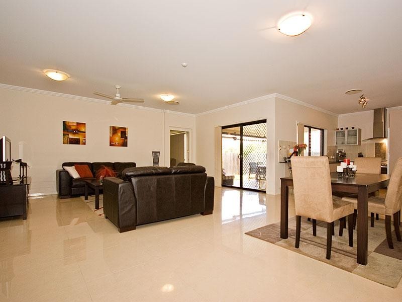 10 Summit Terrace, Forest Lake QLD 4078