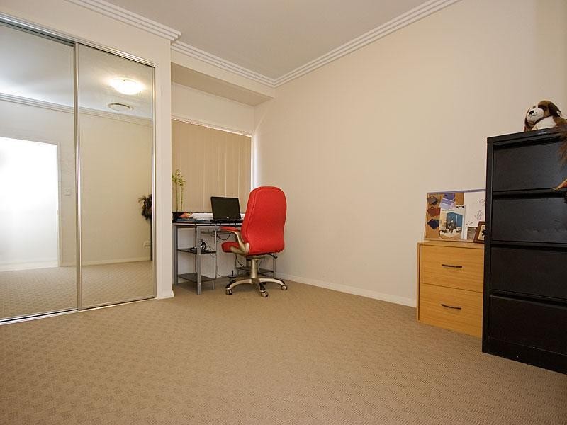 10 Summit Terrace, Forest Lake QLD 4078