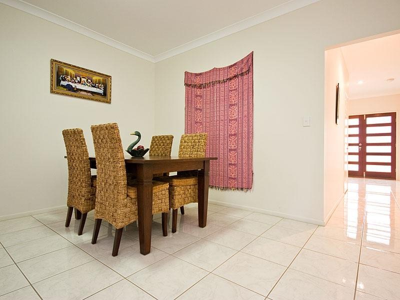 21 Santorini Place, Forest Lake QLD 4078
