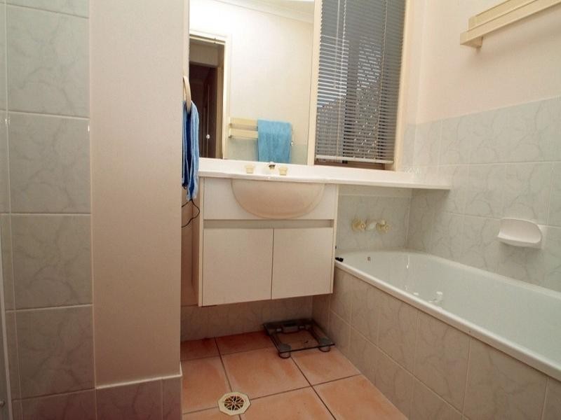 2 Victoria Close, Forest Lake QLD 4078