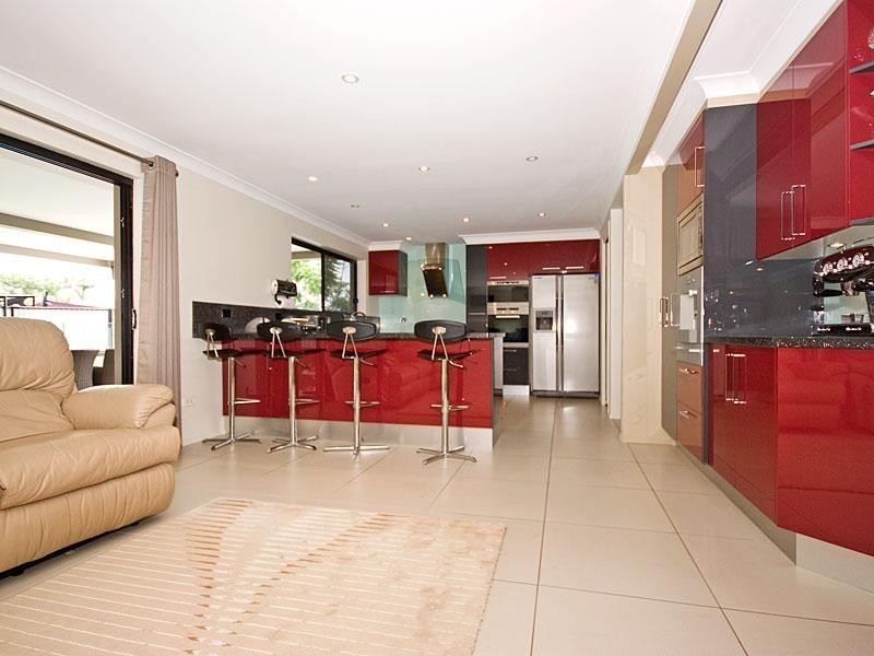 9 Maribor Street, Westlake QLD 4074