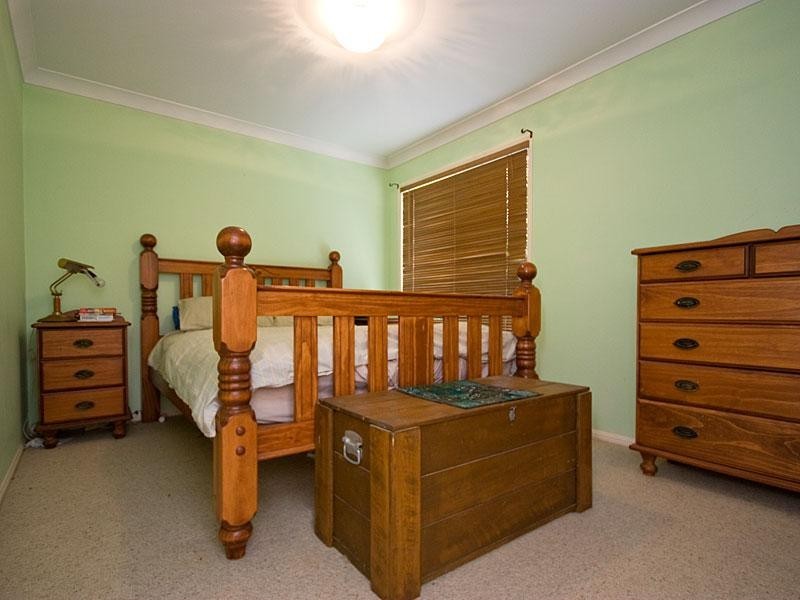 8 Cedar Place, Forest Lake QLD 4078