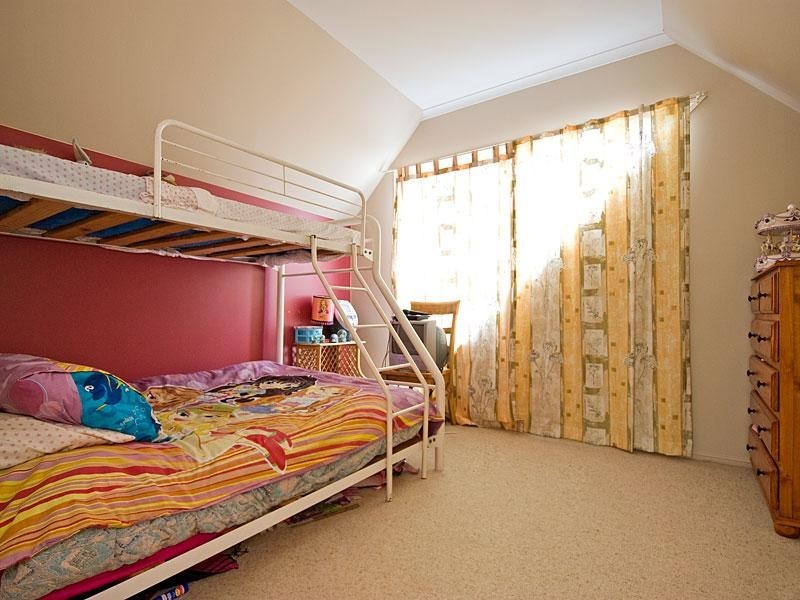 8 Cedar Place, Forest Lake QLD 4078