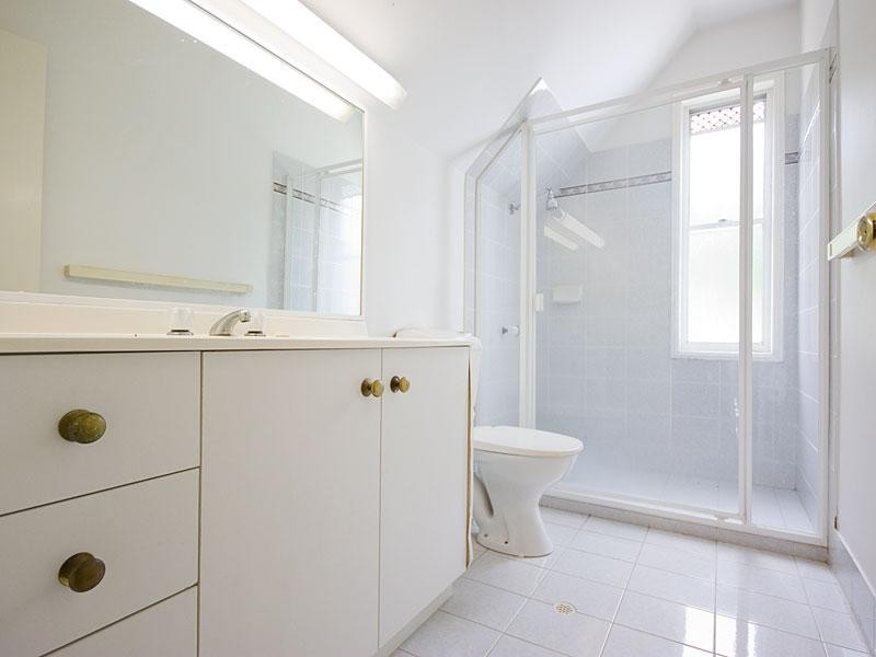 8 Cedar Place, Forest Lake QLD 4078