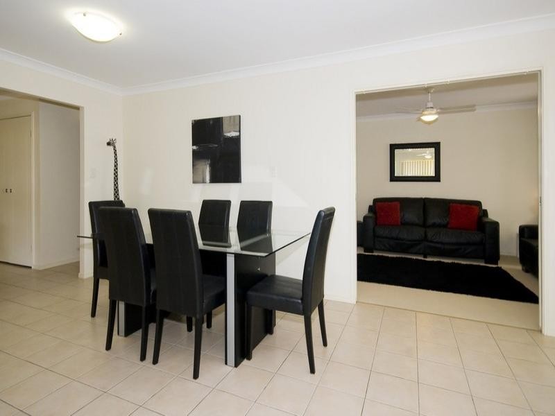 33 Bottlebrush Street, Heathwood QLD 4110