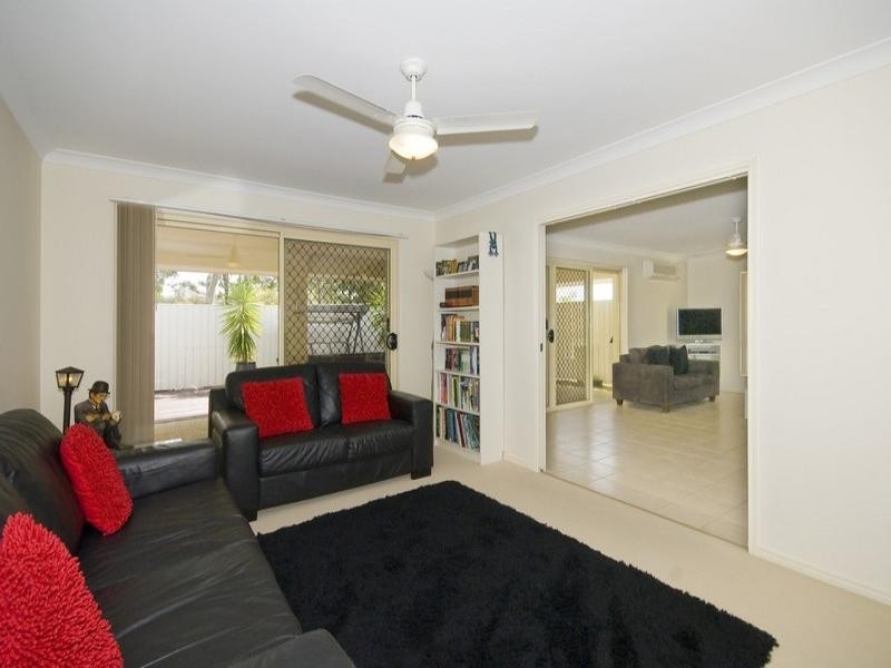 33 Bottlebrush Street, Heathwood QLD 4110