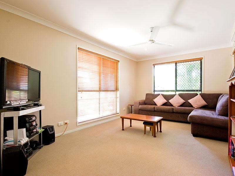 9 Scarlet Place, Forest Lake QLD 4078