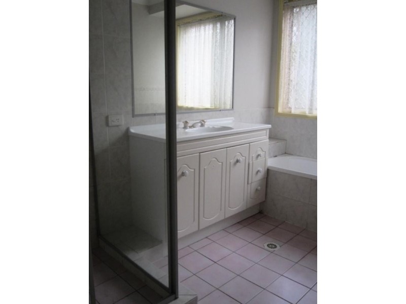 2 Dampier Crescent, Forest Lake QLD 4078