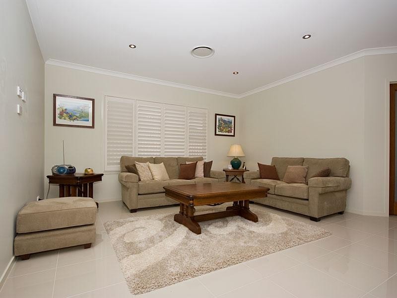 31 Oak Street, Heathwood QLD 4110