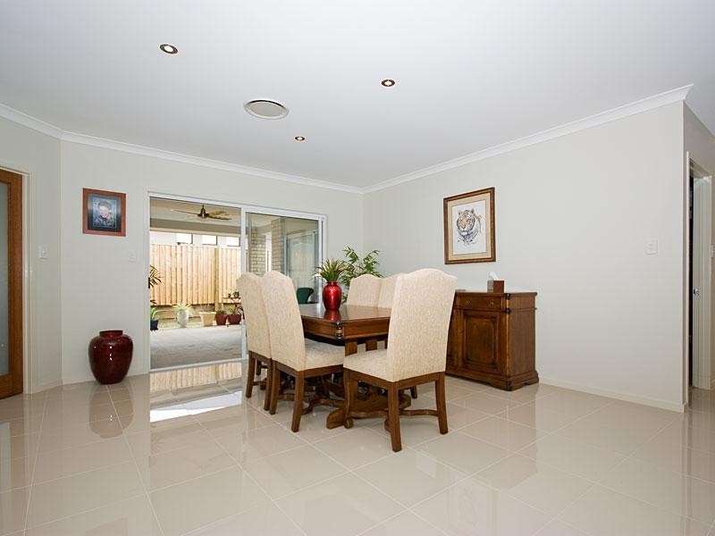 31 Oak Street, Heathwood QLD 4110