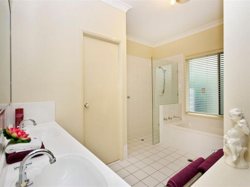 29 The Esplanade, Forest Lake QLD 4078