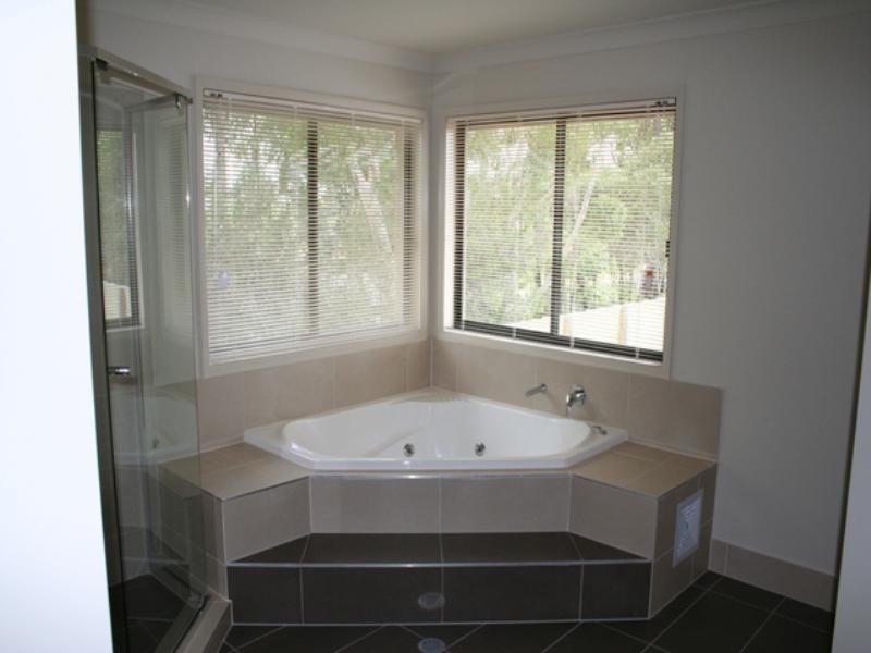 61 Juniper Street, Heathwood QLD 4110