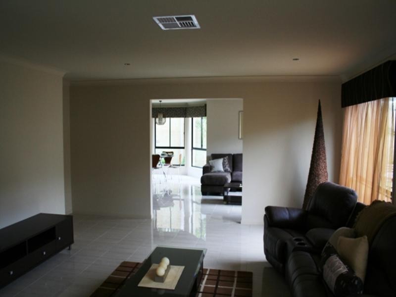 61 Juniper Street, Heathwood QLD 4110