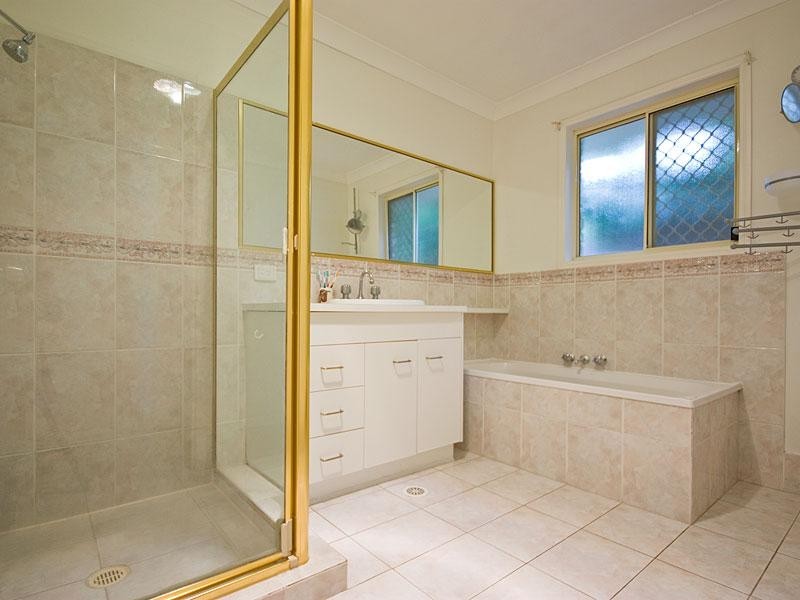 2 Blue Lake Court, Forest Lake QLD 4078