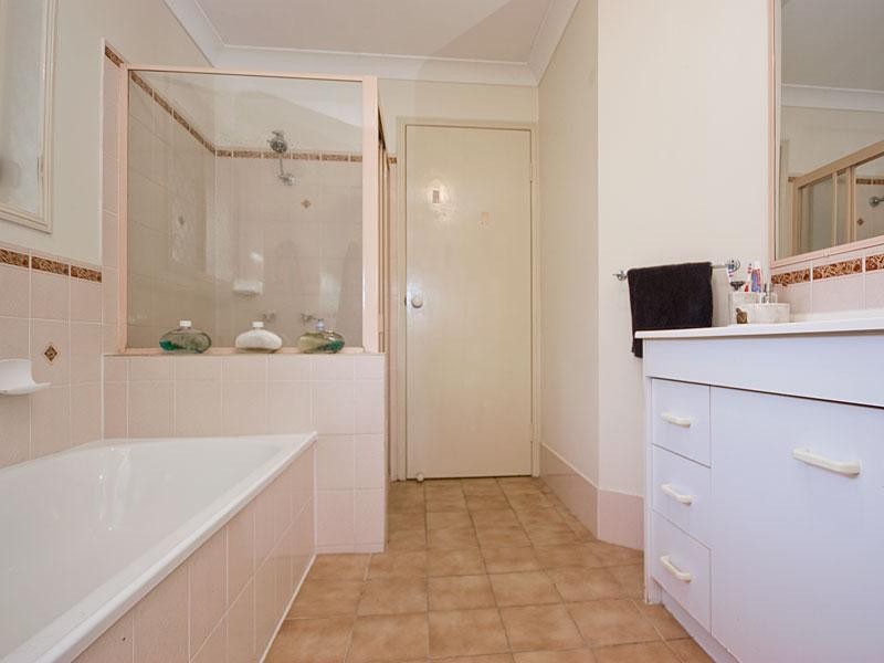 6 Heath Street, Forest Lake QLD 4078