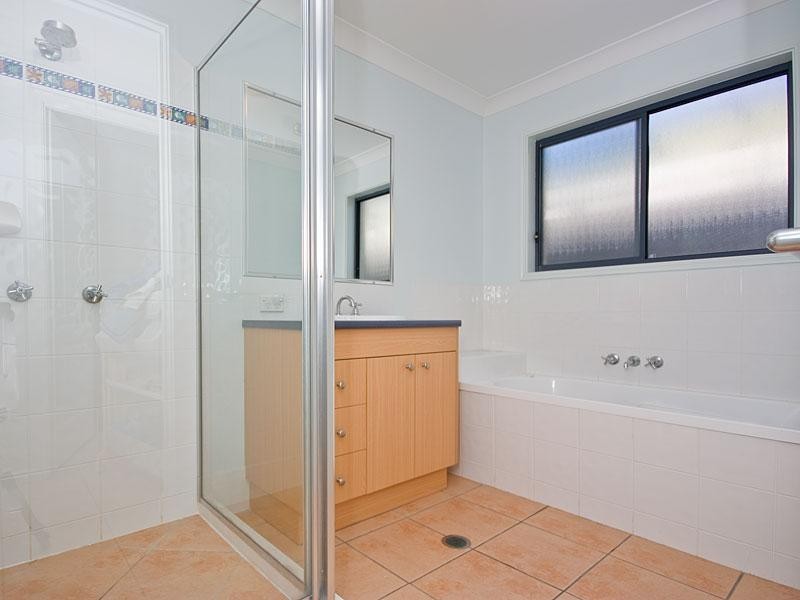 5 Allen Close, Forest Lake QLD 4078