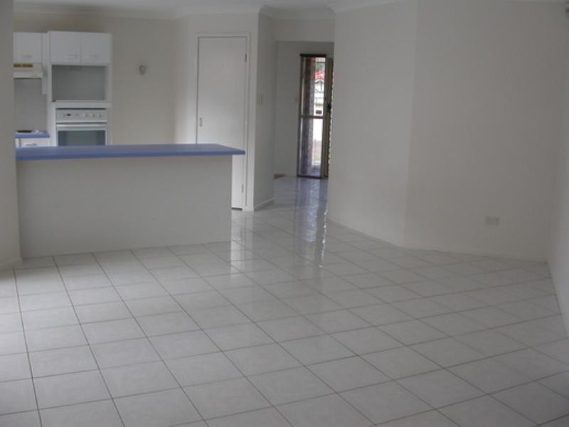 128 Flinders Crescent, Forest Lake QLD 4078