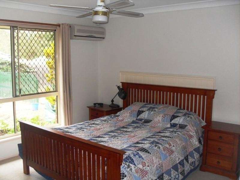 8 Tenterfield Place, Forest Lake QLD 4078