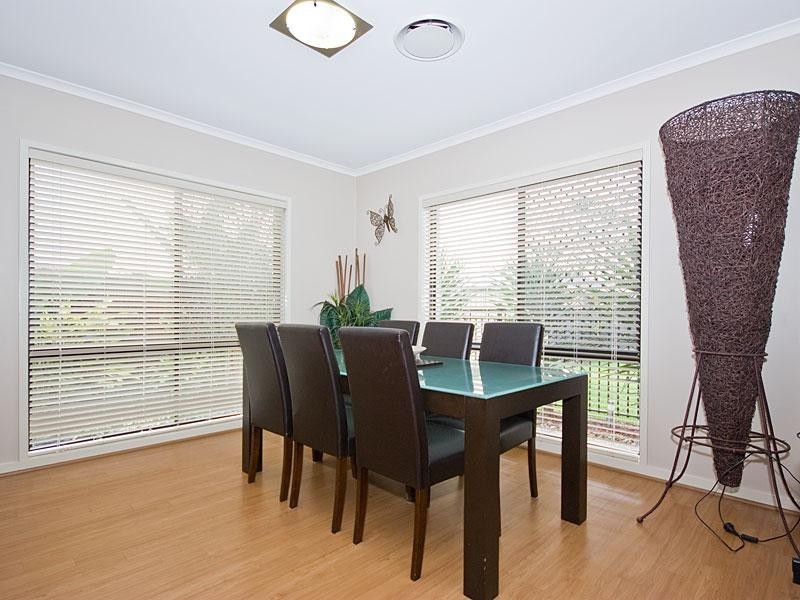 8 Ironbark Crescent, Heathwood QLD 4110