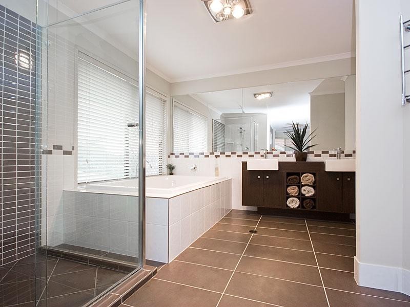 8 Ironbark Crescent, Heathwood QLD 4110