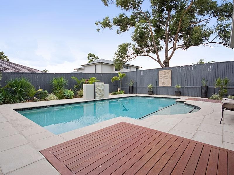 8 Ironbark Crescent, Heathwood QLD 4110