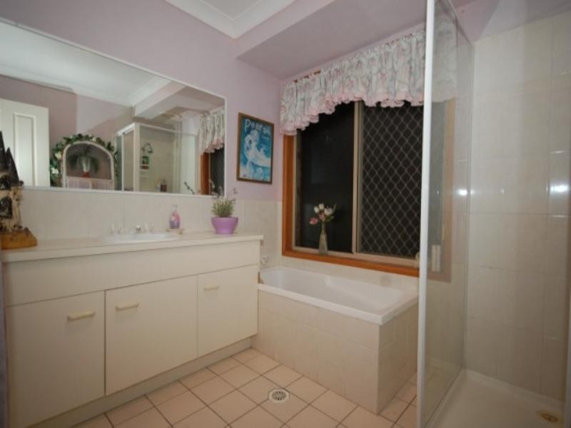 24 Clarendon Circuit, Forest Lake QLD 4078