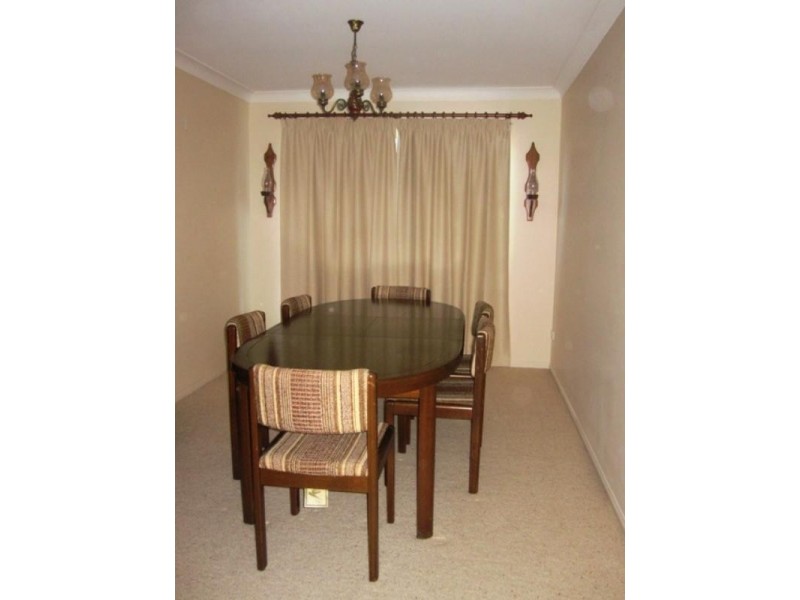 8 Rimu Crescent, Forest Lake QLD 4078