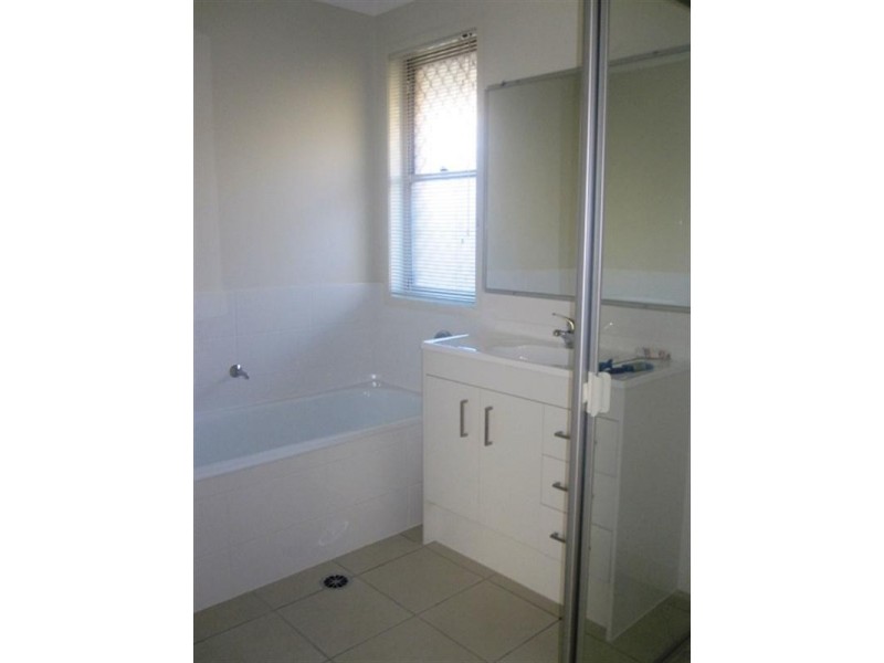 12 Flower Place, Richlands QLD 4077