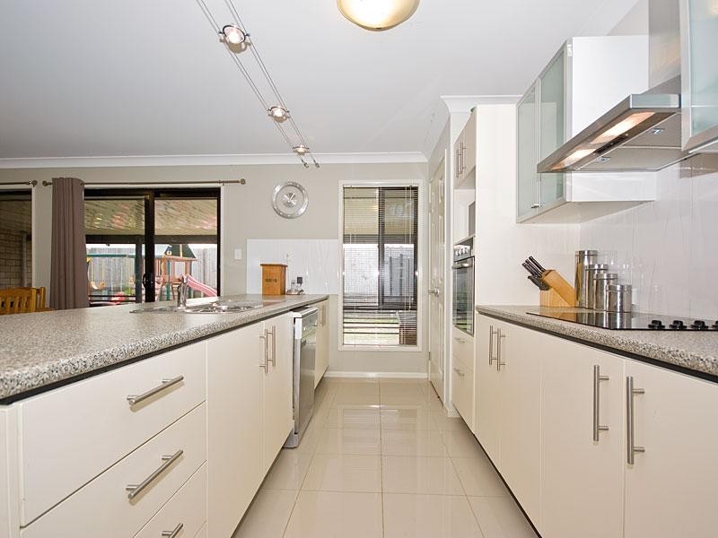 32 Degas Street, Forest Lake QLD 4078