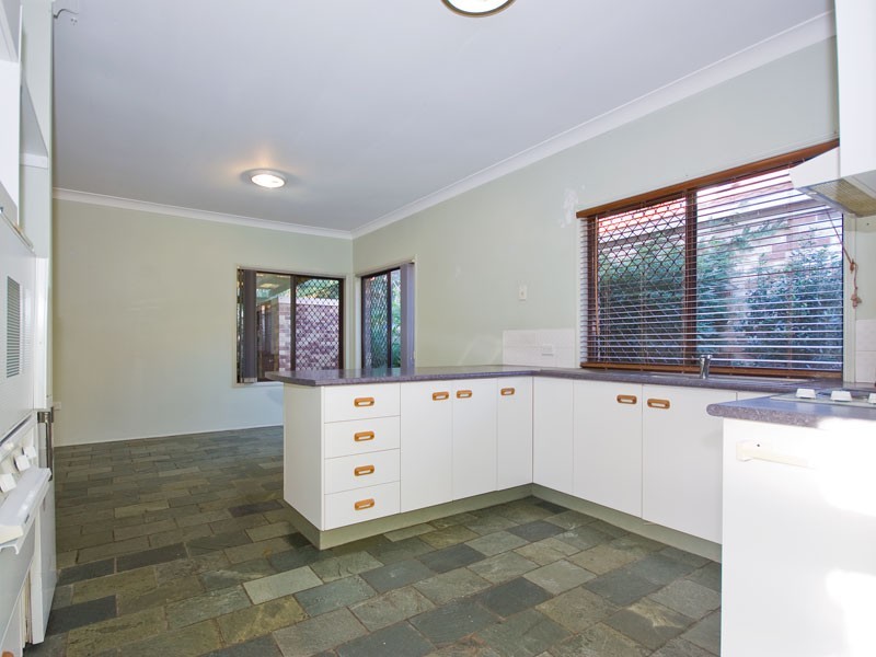 6 Collingrove Place, Forest Lake QLD 4078