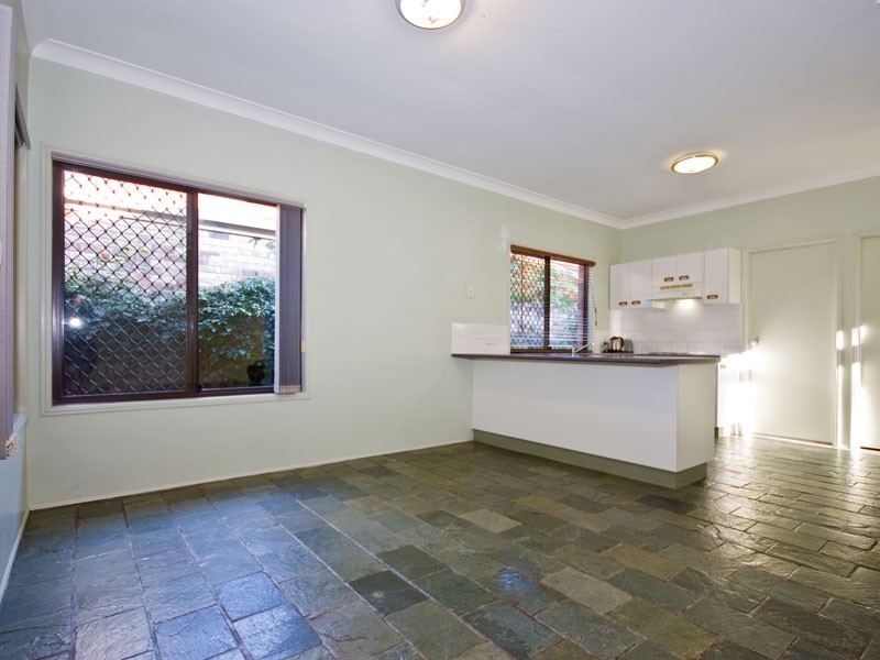 6 Collingrove Place, Forest Lake QLD 4078