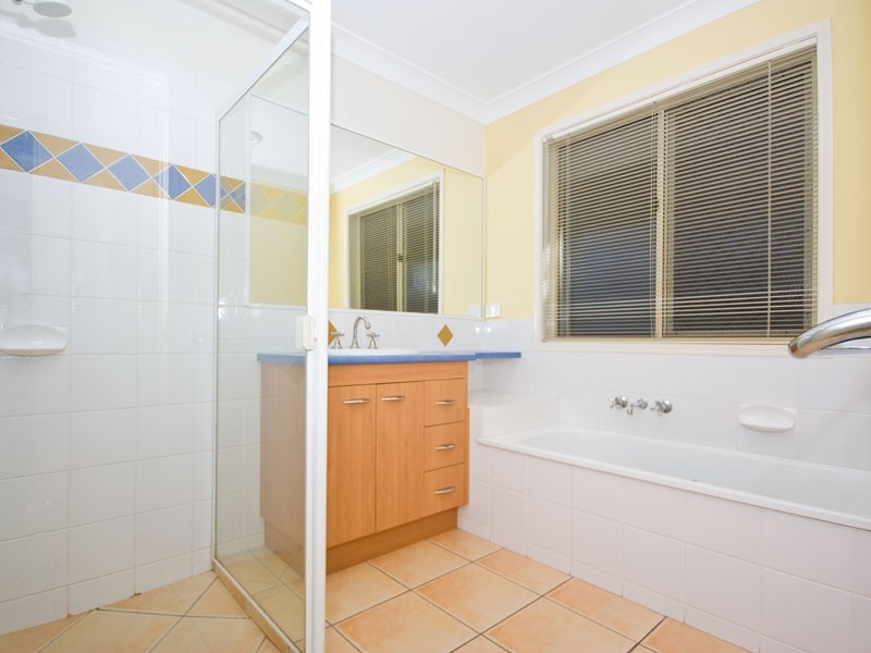 10 Camberwell Place, Forest Lake QLD 4078