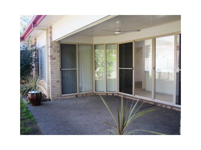 4 Clarence Place, Forest Lake QLD 4078