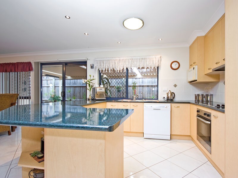 60 Cascade Drive, Forest Lake QLD 4078