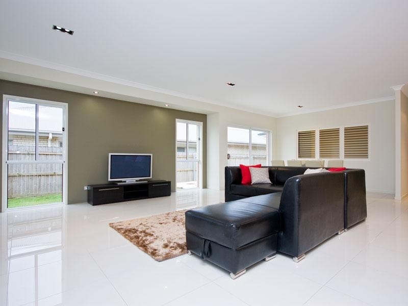 67 Parkwood Drive, Heathwood QLD 4110