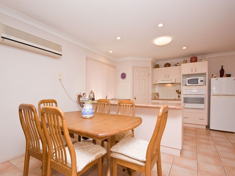 35 Lakeside Crescent, Forest Lake QLD 4078