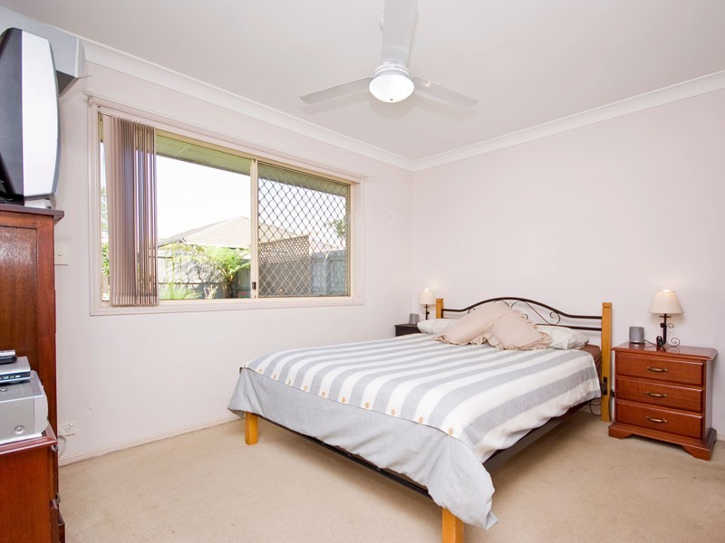 35 Lakeside Crescent, Forest Lake QLD 4078