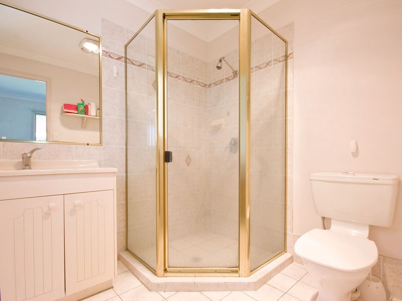 35 Lakeside Crescent, Forest Lake QLD 4078