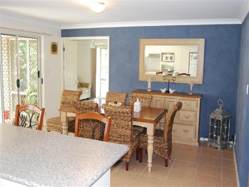 8 Robusta Place, Forest Lake QLD 4078