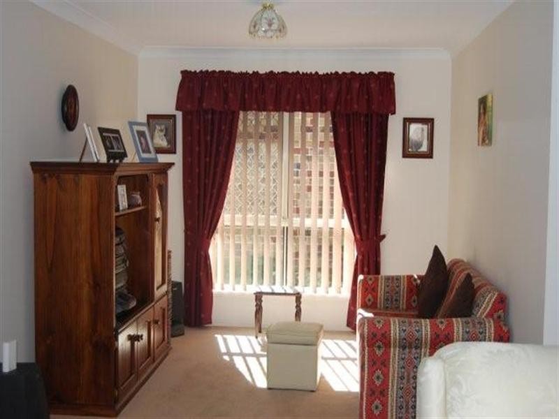 8 Robusta Place, Forest Lake QLD 4078