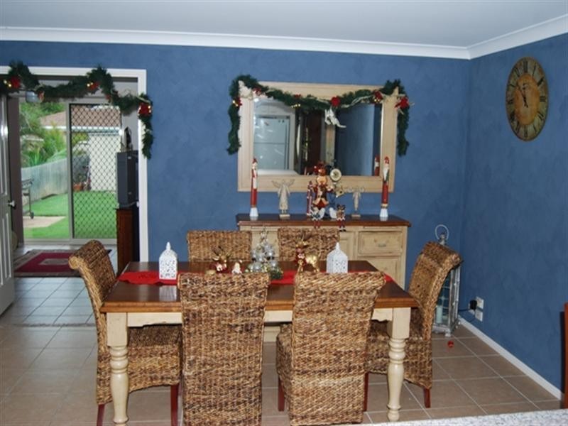 8 Robusta Place, Forest Lake QLD 4078