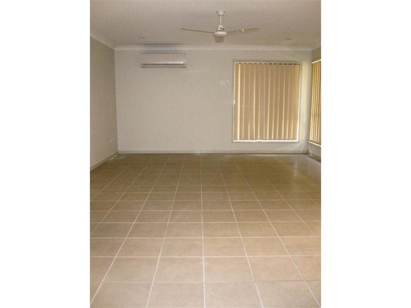 43 Flower Place, Richlands QLD 4077