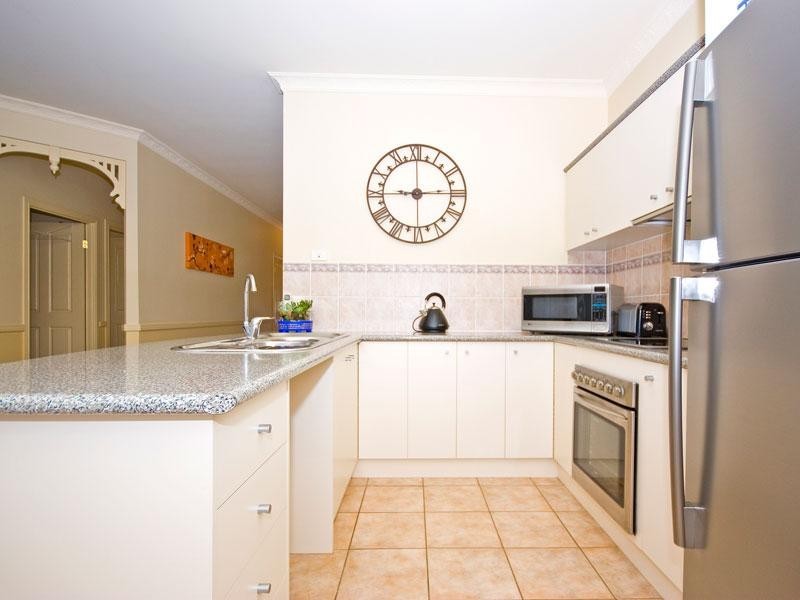 16 Pintail Crescent, Forest Lake QLD 4078