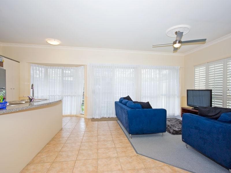 16 Pintail Crescent, Forest Lake QLD 4078