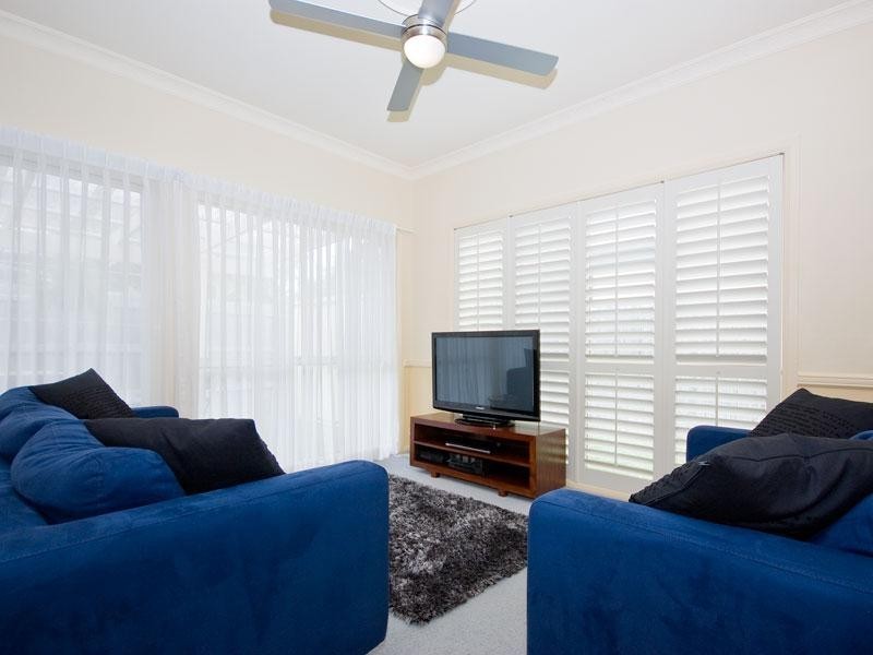 16 Pintail Crescent, Forest Lake QLD 4078